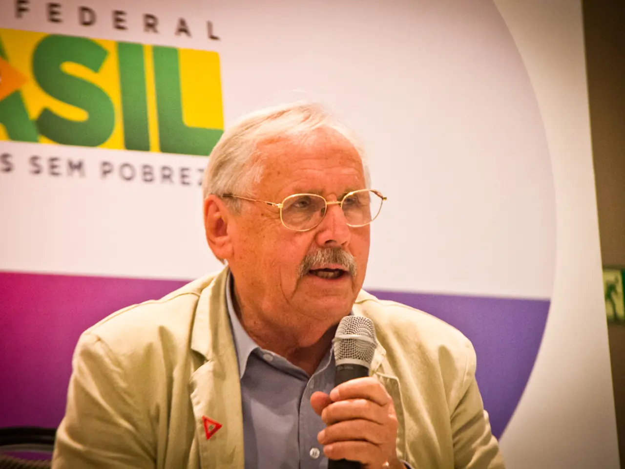 Streamlined Government Response Service - Prompt and Effective Call Management, Free from Delays