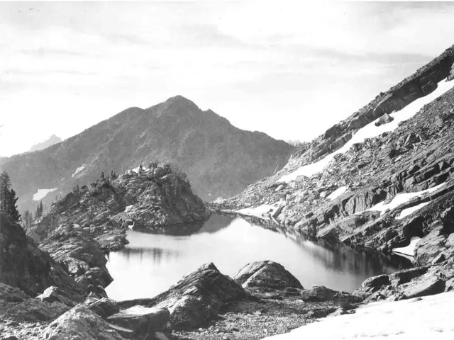 Displacement of PCT: Unveiling the Top 5 Thru-Hikes Highlighting the Spectacular Midwest Scenery