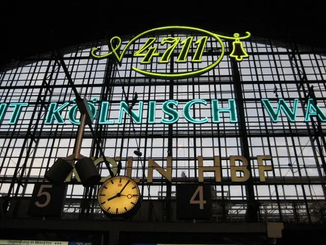 Discovered at Auction: E. Ingraham & Co. Antique Grecian Shelf Clock